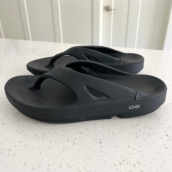 OOFOS Other - Oofos Black Comfort Recovery Slide Sandals Men's Size 10